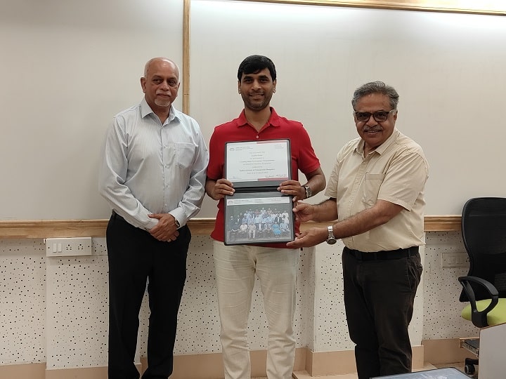 Certificate presentation photos