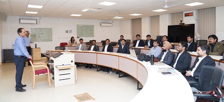 Programme Directors Prof. Shainesh and Prof. Nishant addressing the participants prior the valediction