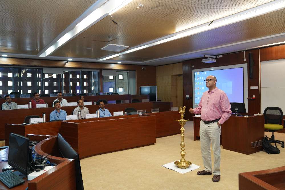 Prof. Chetan addressing the new cohort of General Management Programme for IT executives